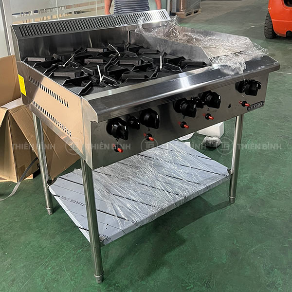 Bếp âu 4 họng có chiên phẳng Berjaya OB4GG1B-17 2 Bếp âu có chiên phẳng Berjaya OB4GG1B-17 được làm thêm chân cao