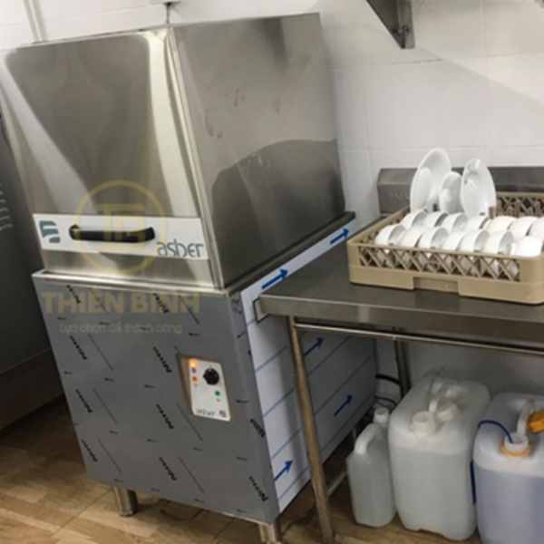 Máy rửa bát công nghiệp Asber EASY-H500HP DD 2 Hình ảnh máy rửa bát Asber EASY-H500HP DD trong khu bếp