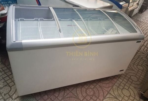 Tủ đông nằm cửa kính Sanden SNC-0515 cấu tạo chắc chắn từ vật liệu cao cấp
