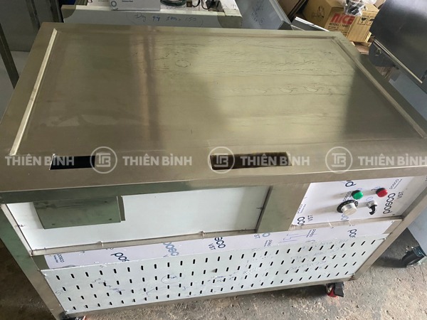 Bàn nướng teppanyaki 1m8 dùng điện 3 Điều khiển bàn nướng Teppanyaki 1m8 dùng điện