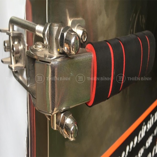 Tủ cơm 8 khay dùng điện TC-D8K 5 Khóa cửa tủ TC-D8K