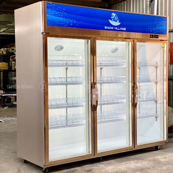 Tủ mát trưng bày 3 cánh (Coil) máy nén trên Snow Village LC-1800H 3 Tủ mát Snow Village LC-1800H