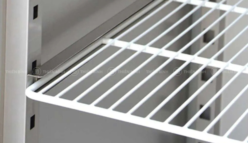 Bàn mát salad Hoshizaki RTWH126LS4-GNT 2 Ảnh bàn mát salad Hoshizaki RTWH126LS4-GNT