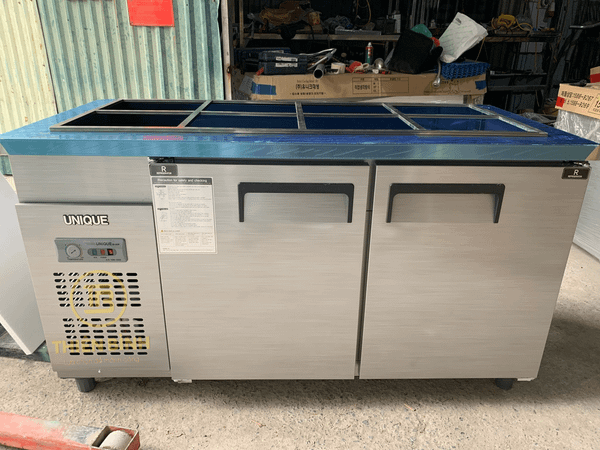 Bàn mát Salad UNIQUE UDS-15RBDR 2 Ảnh bàn mát Salad UNIQUE UDS-15RBDR