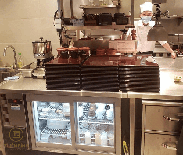 Bàn mát 2 cánh kính Hoshizaki RTWH126LS4-GD 5 Bàn mát 2 cánh Hoshizaki RTWH126LS4-GD