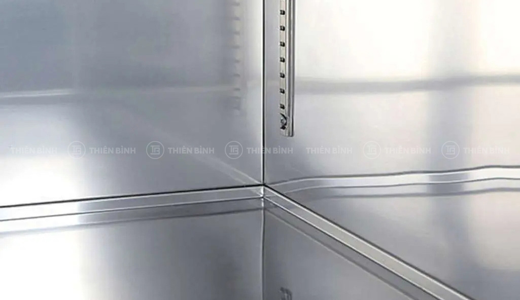 Bàn mát salad Hoshizaki RTWH126LS4-GNT 5 Bên trong bàn mát salad Hoshizaki RTWH126LS4-GNT