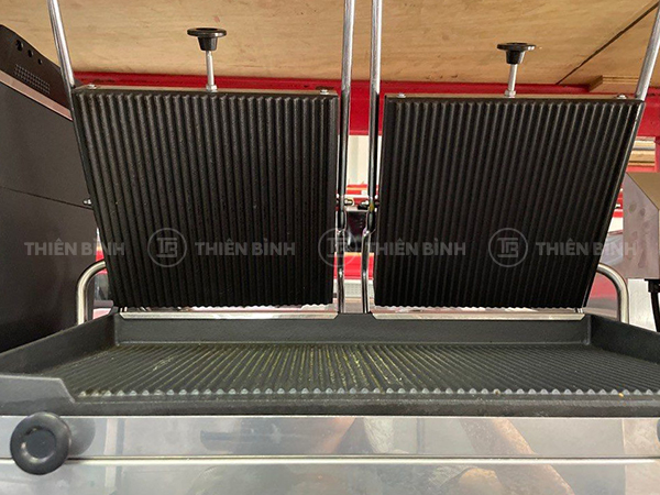 Máy kẹp nướng bánh mì Berjaya CG22 2 Mặt nướng máy kẹp nướng bánh mì Berjaya CG22