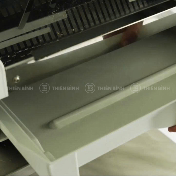 Máy thái lát bánh mì Ferneto CMF414 5 Khay hứng vụn bánh