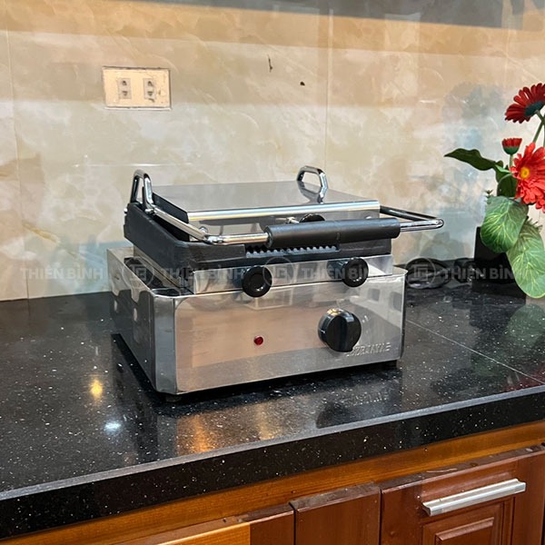 Máy kẹp nướng bánh mì Berjaya CG11 7 Máy kẹp nướng bánh mì Berjaya CG11