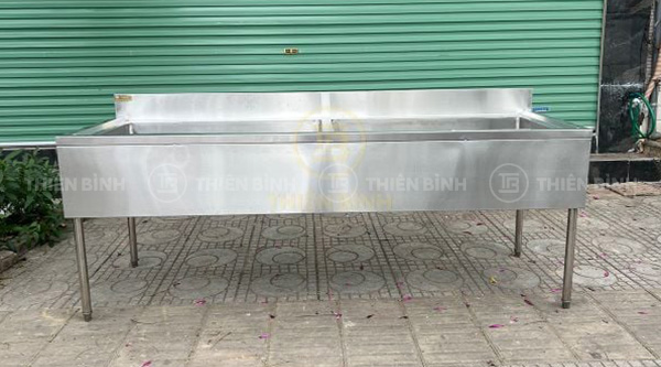 Chậu rửa đôi inox công nghiệp có thành sau 2 Ảnh chậu rửa đôi inox công nghiệp có thành sau