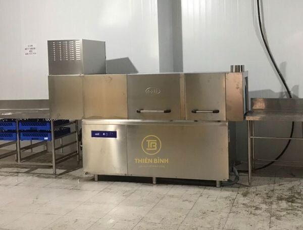 Máy rửa bát băng chuyền Ozti OBK 2000 3 Máy rửa bát băng chuyền Ozti OBK 2000 1