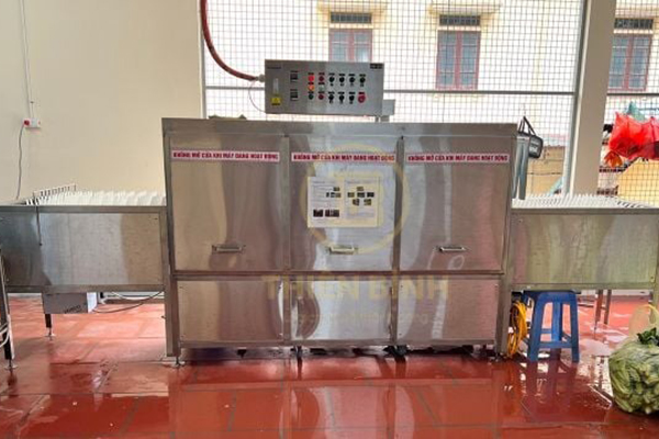 Máy rửa khay công nghiệp TB-618 3 Hình ảnh máy rửa khay công nghiệp TB-618
