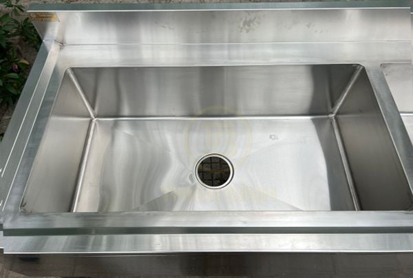 Chậu rửa đôi inox công nghiệp có thành sau 6 Chậu rửa đôi inox công nghiệp có thành sau thiết kế tiện lợi
