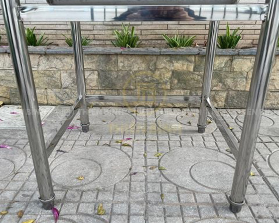 Chậu rửa đơn inox có thành sau cao 17 Chậu rửa đơn inox có thành sau cao có chân tăng chỉnh chiều cao