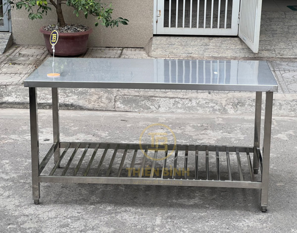 Bàn ra đồ có giá nan dưới 2 Hình ảnh bàn ra đồ có giá nan dưới