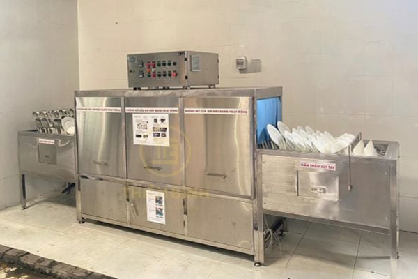 Máy rửa khay công nghiệp TB-618 2 Hình ảnh máy rửa khay công nghiệp TB-618