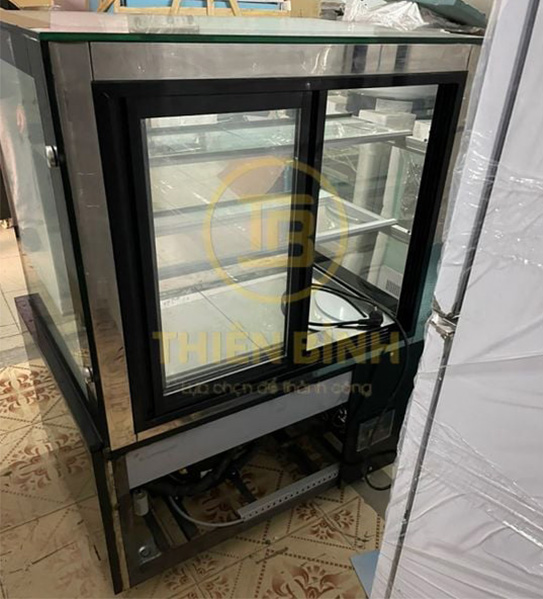 Tủ bánh kem kính vuông 1m5 Senghong 3 Hình ảnh thực tế tủ bánh kem kính vuông 1m5 Senghong