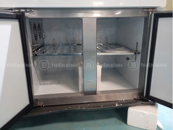 Bàn đông 2 chế độ đông hoặc mát 2 cánh 1m2 Lightcool LC-1275F (inox 201) 3 Khoang bên trong bàn đông Lightcool LC-1275F