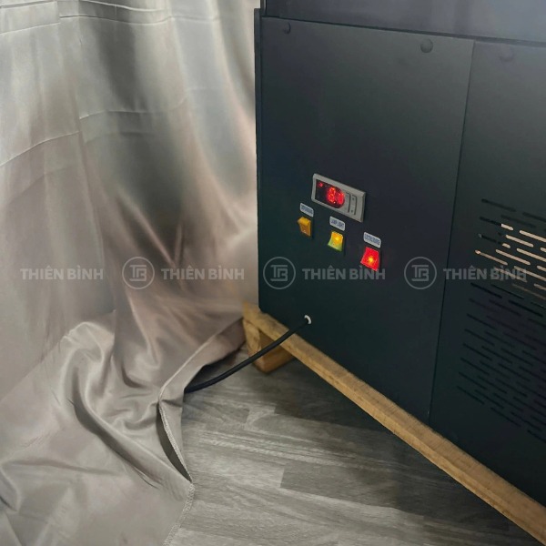 Tủ trưng bày bánh 3 tầng 1m8 kính cong Lightcool LC-1800 5 tủ trưng bày bánh 3 tầng 1m8 kính cong Lightcool LC-1800