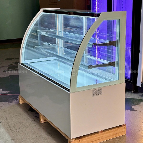 Tủ trưng bày bánh 3 tầng 1m5 kính cong Lightcool LC-1500 2 tủ trưng bày bánh 3 tầng 1m5 kính cong Lightcool LC-1500