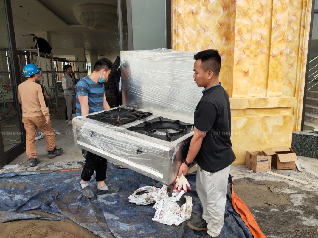 Cung cấp thiết bị - thiết kế bếp nhà máy dệt sợi công nghệ cao DRAGONTEXTILES2 7 Vận chuyển thiết bị lên khu vực cần lắp đặt