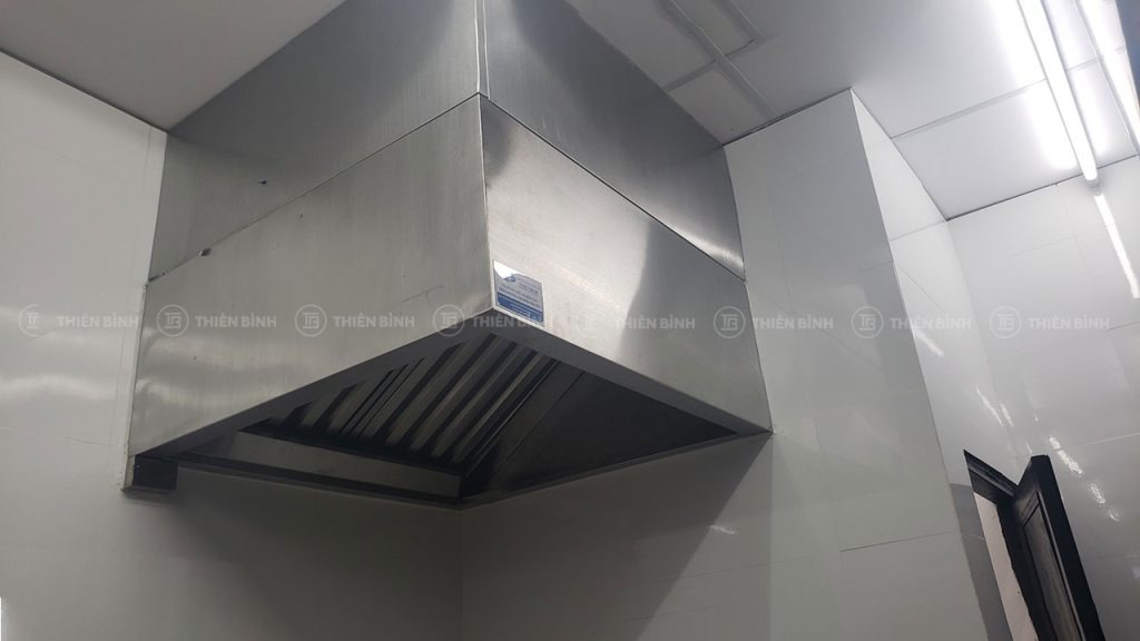 Thiết kế và cung cấp thiết bị bếp nhà hàng Goobne Chicken 5 Hệ thống hút mùi được lắp đặt phía trên khu bếp