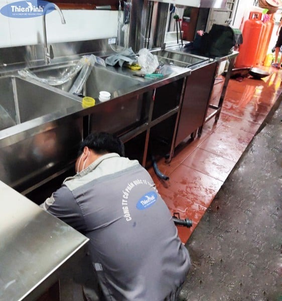 Thiên Bình cung cấp toàn bộ thiết bị bếp cho chuỗi cửa hàng Cơm Sạch Bà Liên 5 Lắp đặt hệ thống thoát nước cho chậu rửa