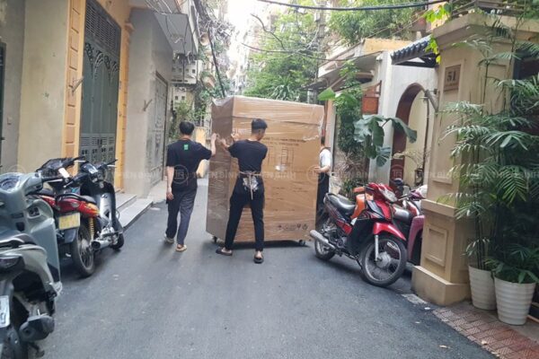 Lắp đặt tủ đông 4 cánh Kenshin cho tiệm bánh Sweet Hut