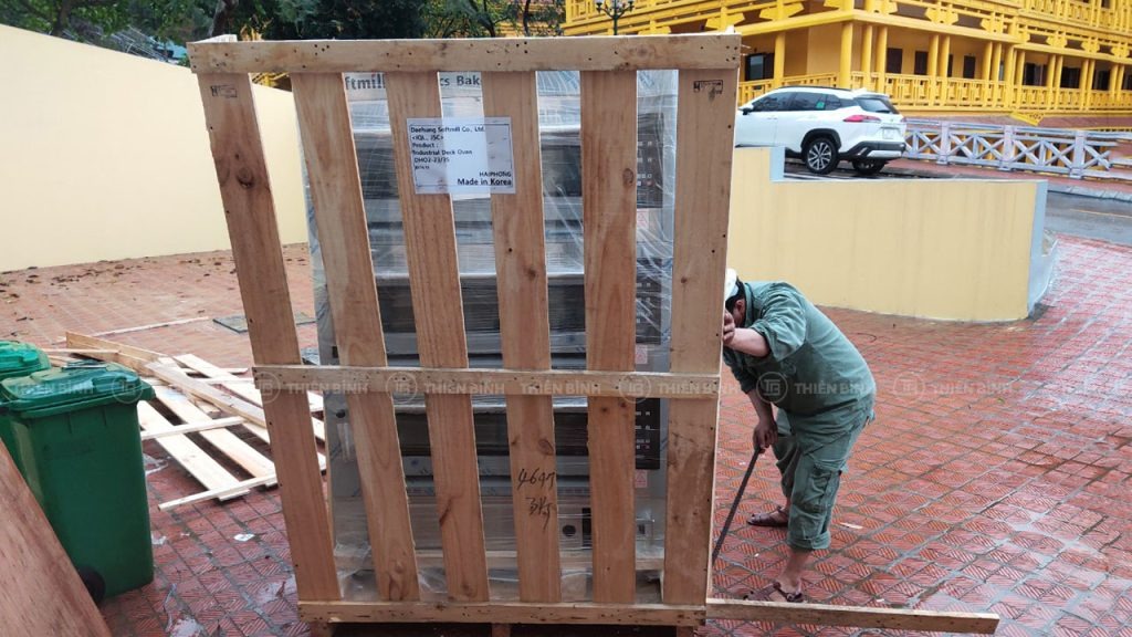 Thiết kế cung cấp thiết bị làm bánh cho Học viện Phật Giáo Việt Nam 5 Lò nướng được vận chuyển nguyên pallet