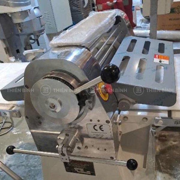 Máy cán bột 2 chiều Softmill SL-520B 2 Máy cán bột Softmill SL-520B