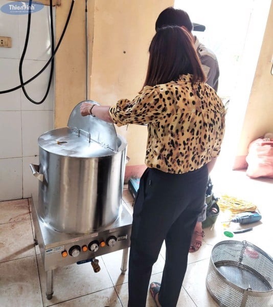 Cung cấp thiết bị nhà bếp cho Trung tâm Bảo trợ Xã hội tỉnh Bắc Kạn 5 Nồi nấu phở dùng điện