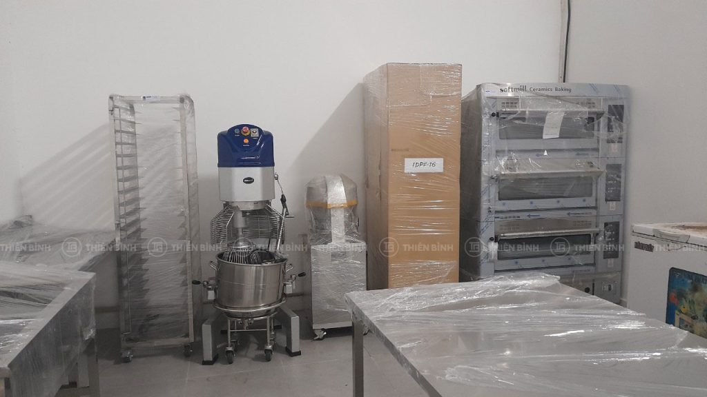 Thiết kế cung cấp thiết bị làm bánh cho Học viện Phật Giáo Việt Nam 11 Thiết bị làm bánh được đưa vào khu bếp