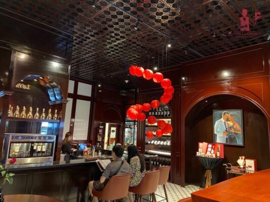 Thiết kế quầy bar, cung cấp thiết bị cho LuVin Gourmet Wine Shop & Bar
