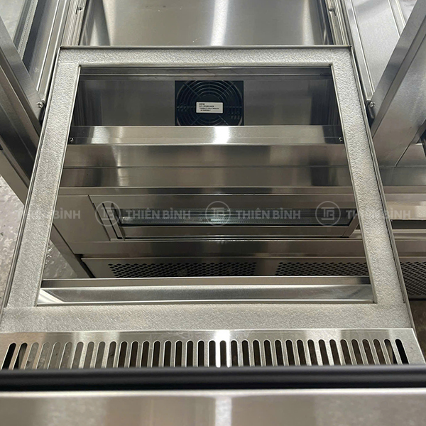 Tủ trưng bày bánh 1m2 kính vuông Berjaya RDS-M-12 5 Ray trượt để bánh