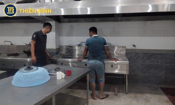 Hoàn thành giao bếp á 2 họng và bếp á 3 họng cho khách sạn Biển Nhớ - Sầm Sơn Thanh Hoá 3 Setup bếp á vào khu bếp khách sạn